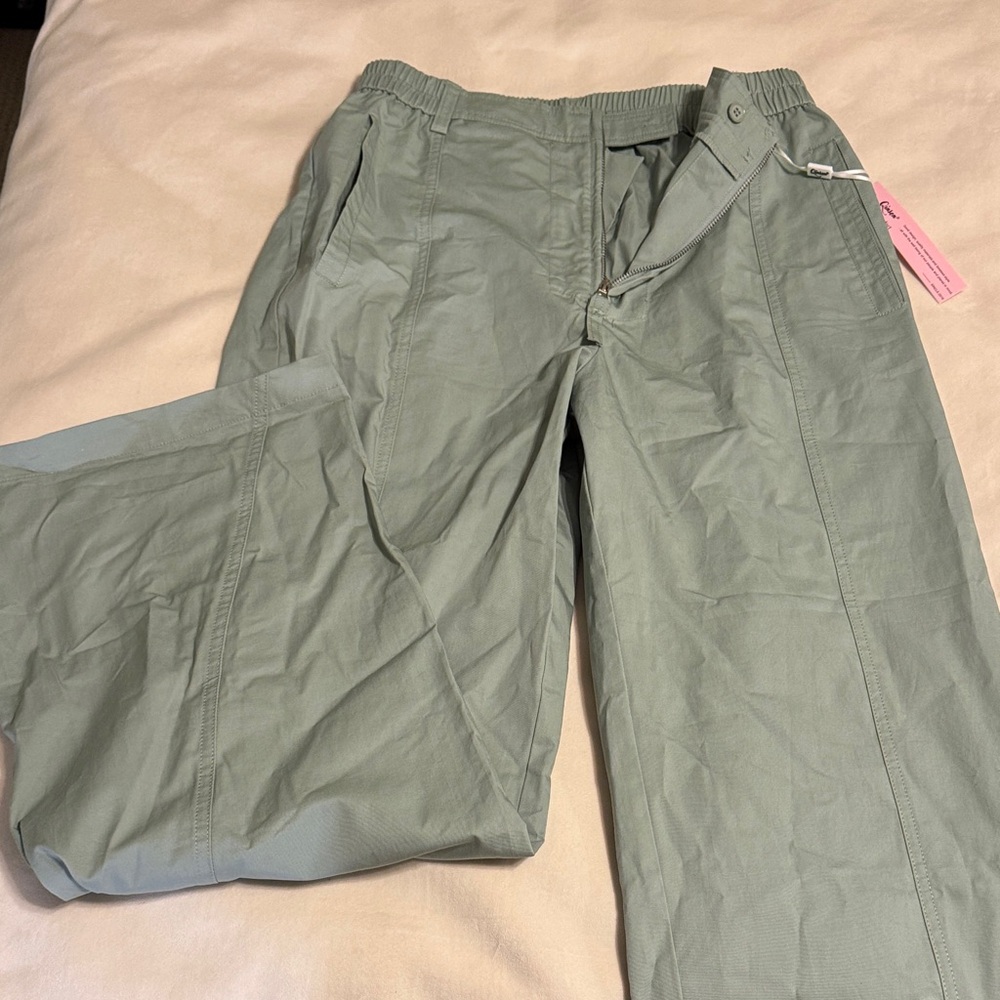 Women’s Green Pants